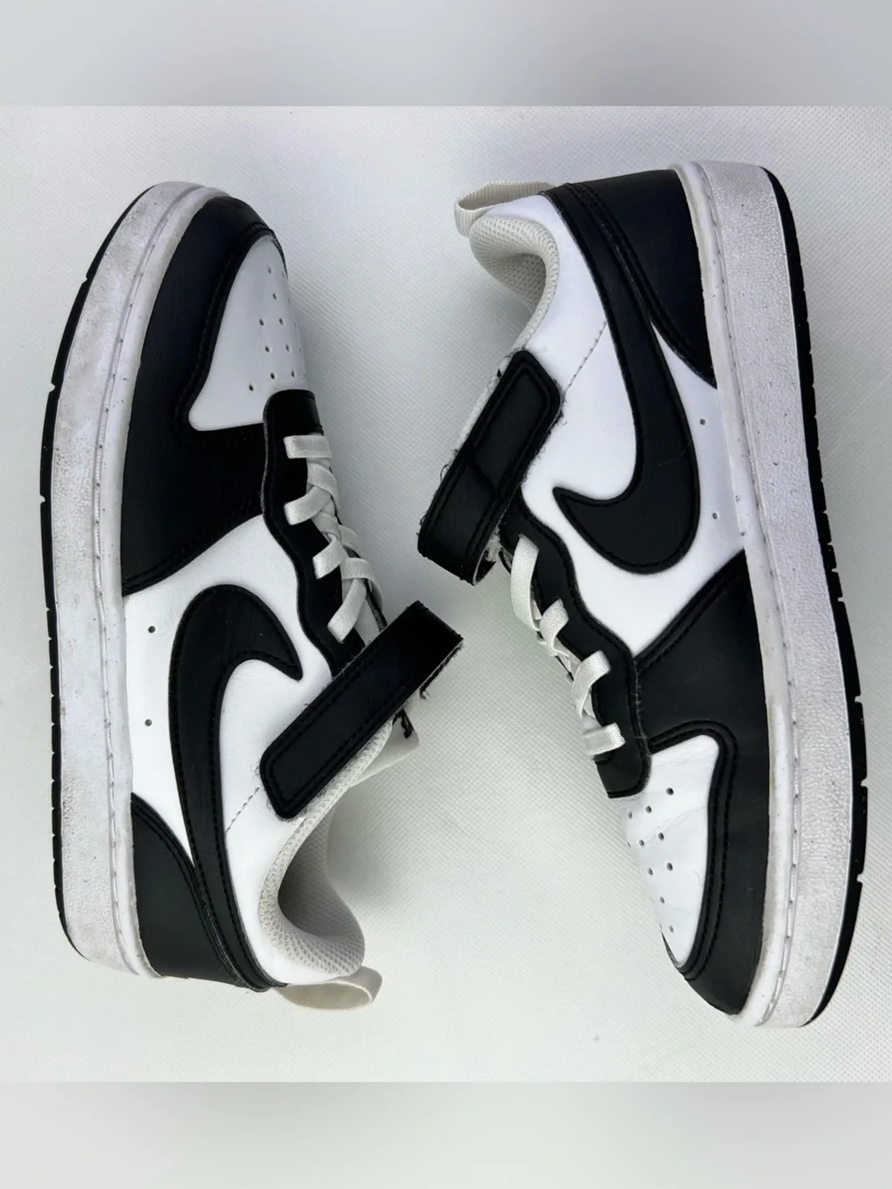 Nike Unisex Kids Low Top Hook & Loop Sneakers Black/White Size 2Y